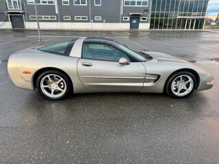 Chevrolet Corvette 5.7 V8 253кВ