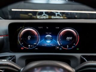 Mercedes-Benz A 180 AMG Line 1.3 100kW