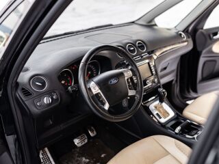 Ford Galaxy Individual Edition Ghia Facelift 2.0 120kW