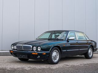 Jaguar XJ Daimler Long 4.0 V8 209kW