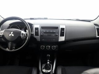 Mitsubishi Outlander Luxury Facelift ATM 2.2 Di-D 115kW