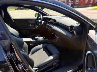 Mercedes-Benz CLA 180 Shooting Brake 1.3 R4 100kW