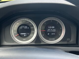 Volvo V60 Momentum 2.0 R5 D3 120kW