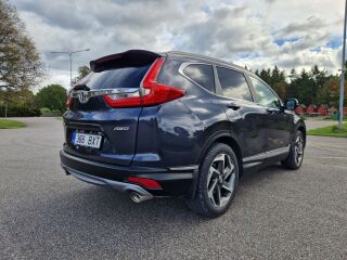 Honda CR-V Executive 4WD 1.5 142кВ