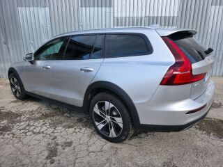 Volvo V60 Cross Country Cross Country Pro AWD 2.0 145кВ