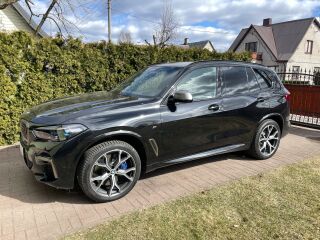 BMW X5 M50 M50i 4.4 V8 390kW