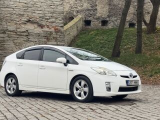 Toyota Prius 1.8 73кВ