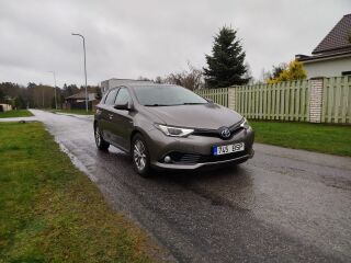 Toyota Auris 1.8 73kW