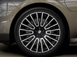 BMW 750 e xDrive PHEV 3.0 360kW