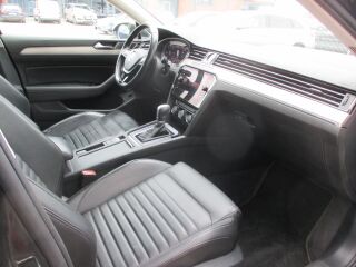 Volkswagen Passat R-line 4 Motion 2.0 TDI 140кВ