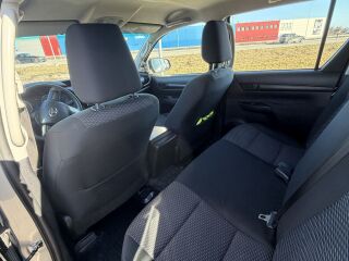 Toyota Hilux 2.4 110кВ