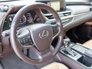 Lexus ES 300h 2.5 131kW