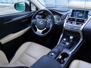 Lexus NX 300h AWD Hybrid Luxury 2.5 R4 16V 145kW
