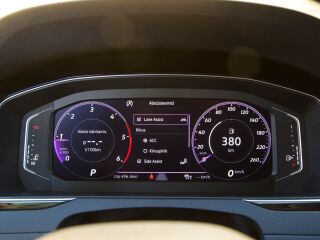 Volkswagen Passat R-Line Variant 4Motion 2.0 BIT TDI 176кВ