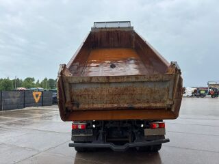 Mercedes-Benz Arocs 3235 8x4 260kW
