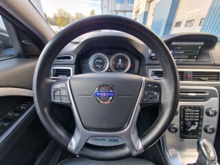 Volvo XC70 MOMENTUM AWD 4X4 2.4 R5 120кВ