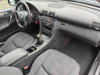 Mercedes-Benz C 220 Avangarge 2.1 cdi 105kW
