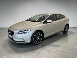 Volvo V40 Facelift Momentum 2.0 110кВ