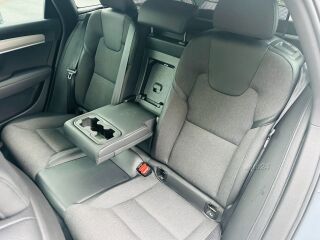 Volvo V90 Momentum 2.0 B4, AWD, Pro KERS Mild Hybrid 145kW