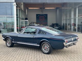 Ford Mustang Fastback GT 4.7 V8