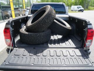 Toyota Hilux 2.4 110кВ
