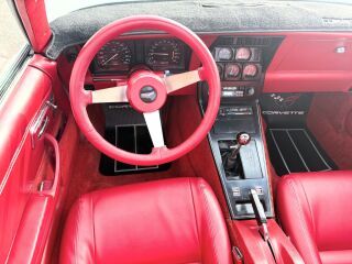 Chevrolet Corvette C3 5.7 V8 168kW