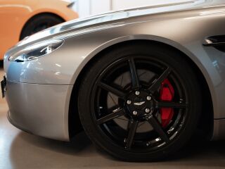 Aston Martin V8 Vantage 4.3 V8 283kW