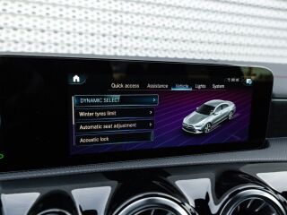Mercedes-Benz CLA 180 180 AMG line 1.3 100kW