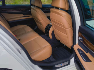 BMW 750 M-Sport 4.4 V8 330kW