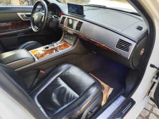 Jaguar XF R-Design 2.7 152kW