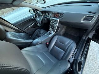 Volvo V60 Momentum Facelift EU6 2.0 R4 D4 TDI 140kW