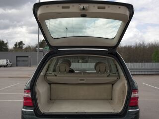 Mercedes-Benz E 320 Elegance 3.2 R6 150kW