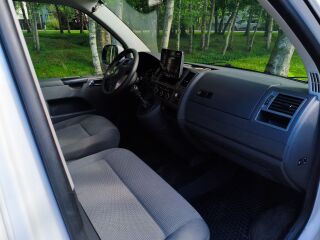 Volkswagen Caravelle 2.0 103kW