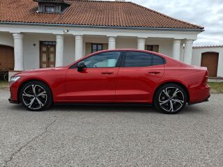 Volvo S60 R design AWD 2.0 R4 184kW