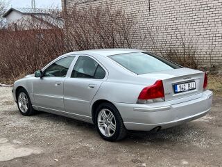 Volvo S60 2.4 120kW