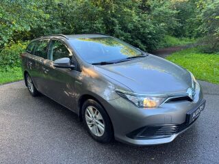 Toyota Auris 1.8 73kW