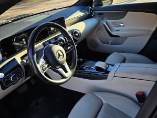 Mercedes-Benz CLA 220 2.0 140kW