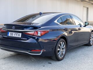 Lexus ES 300h 2.5 131kW
