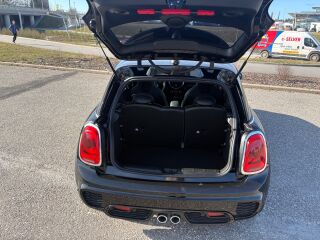 MINI Cooper S John Cooper Works 2.0 141кВ