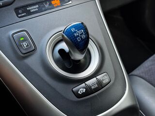 Toyota Auris Facelift Hybrid 1.8 73kW
