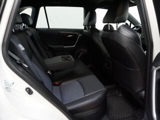 Toyota RAV4 Style + Technology Style pakett 2.5 131kW