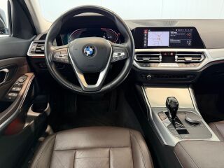 BMW 320 xDrive Luxury Line 2.0 R4 140kW