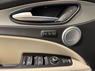 Alfa Romeo Stelvio Veloce Launch Edition 2.0 206kW