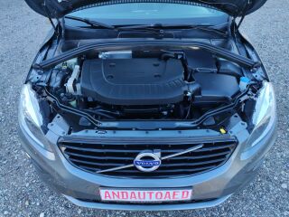 Volvo XC60 R-DESIGN AWD 2.4 D5 140kW