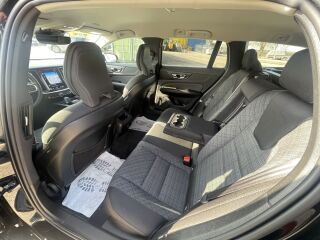 Volvo V60 MOMOENTUM BUSINESS INTELLI SAFE GEARTRONIC 2.0 R4 KERS MILD HYBRID B4 197 145kW
