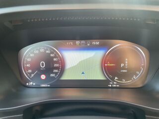 Volvo XC40 R-DESIGN INTELLI SAFE PRO GEARTRONIC RECHARGE 1.5 T5 Twin-Engine PLUG-IN-HYBRID 60 + 132kW
