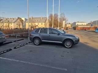 Porsche Cayenne Turbo 4.5 v8 331kW