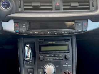 Lexus CT 200h 1.8 73kW
