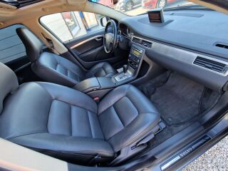 Volvo V70 MOMENTUM 2.4 R5 D5 136кВ
