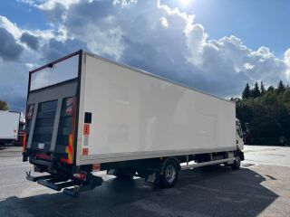 Volvo FL FL 210 BOX + LIFT 158kW